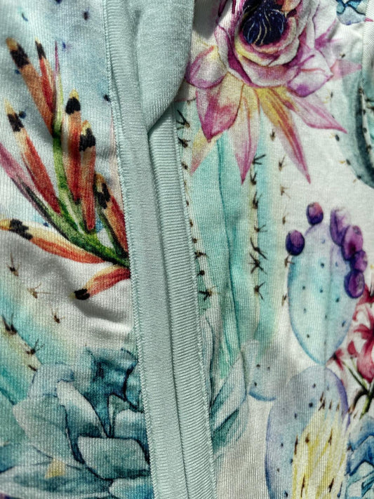 Kak-tussen de bloemen