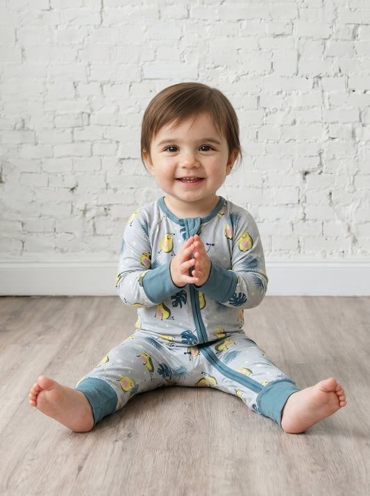 Bamboe Baby Boxpakje - Tweewegritssluiting en Ingebouwde Wantjes & Sokjes - Beige/Groen met Avocado's - Kraamcadeau - Jongens en Meisjes Romper