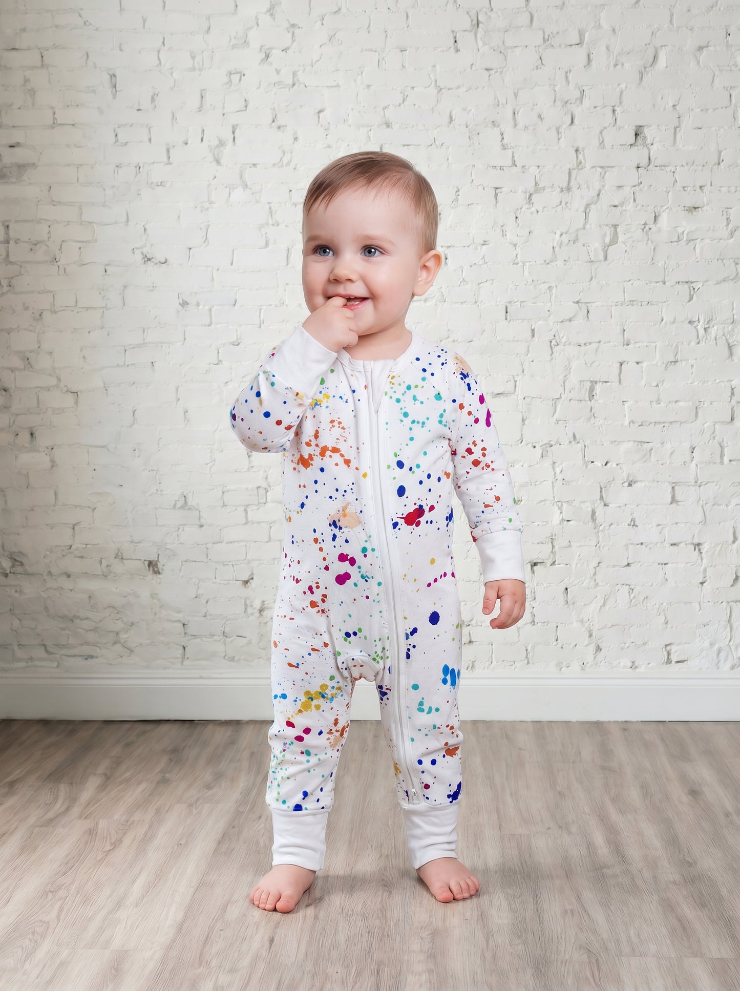 Bamboe Baby Boxpakje - Tweewegritssluiting en Ingebouwde Wantjes & Sokjes - Wit met Verfspatten - Kraamcadeau - Jongens en Meisjes Romper